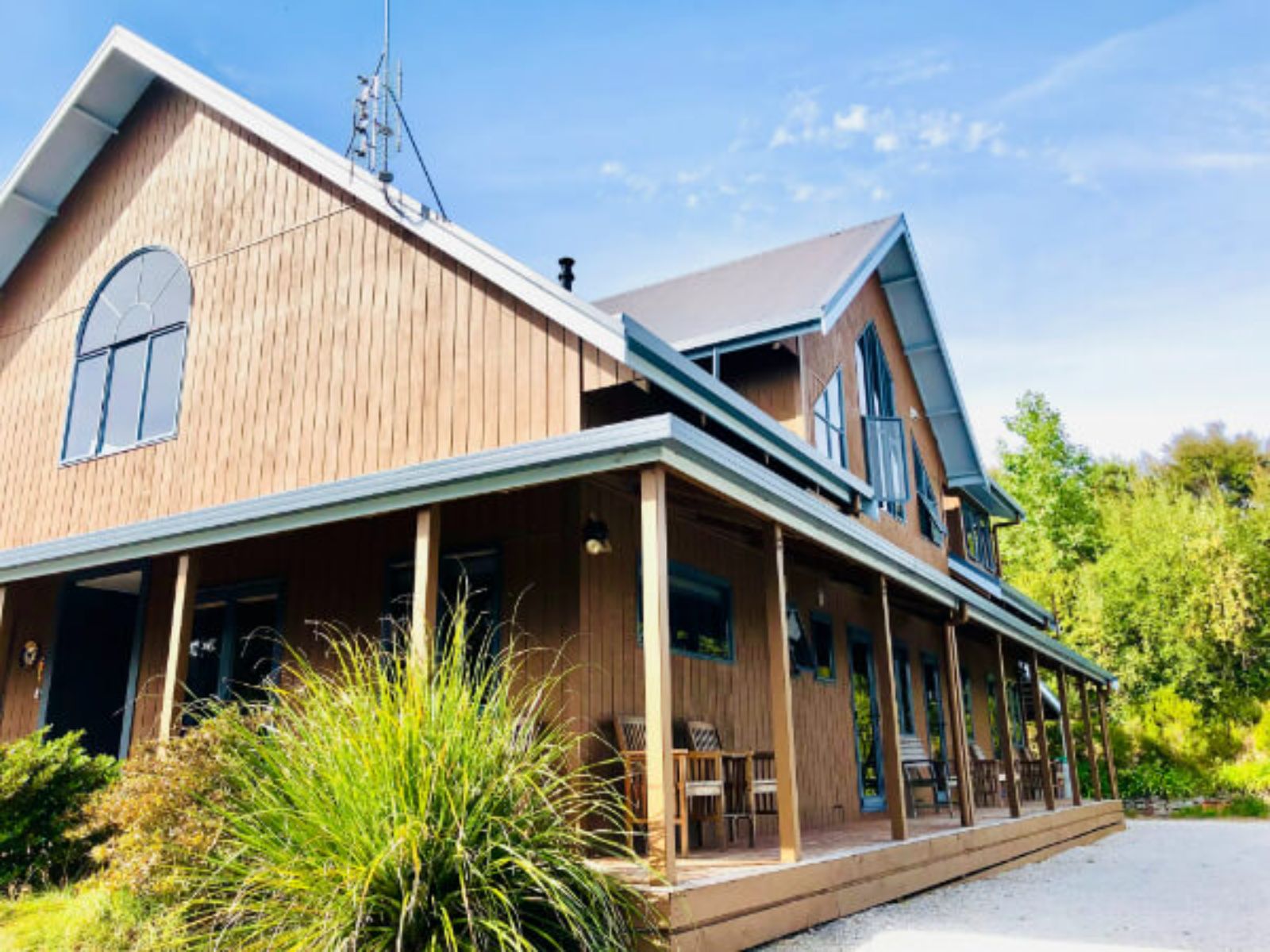 Rondreis Nieuw Zeeland, Waitomo, Abseil Inn B&B, Accomodatie Zijaanzicht