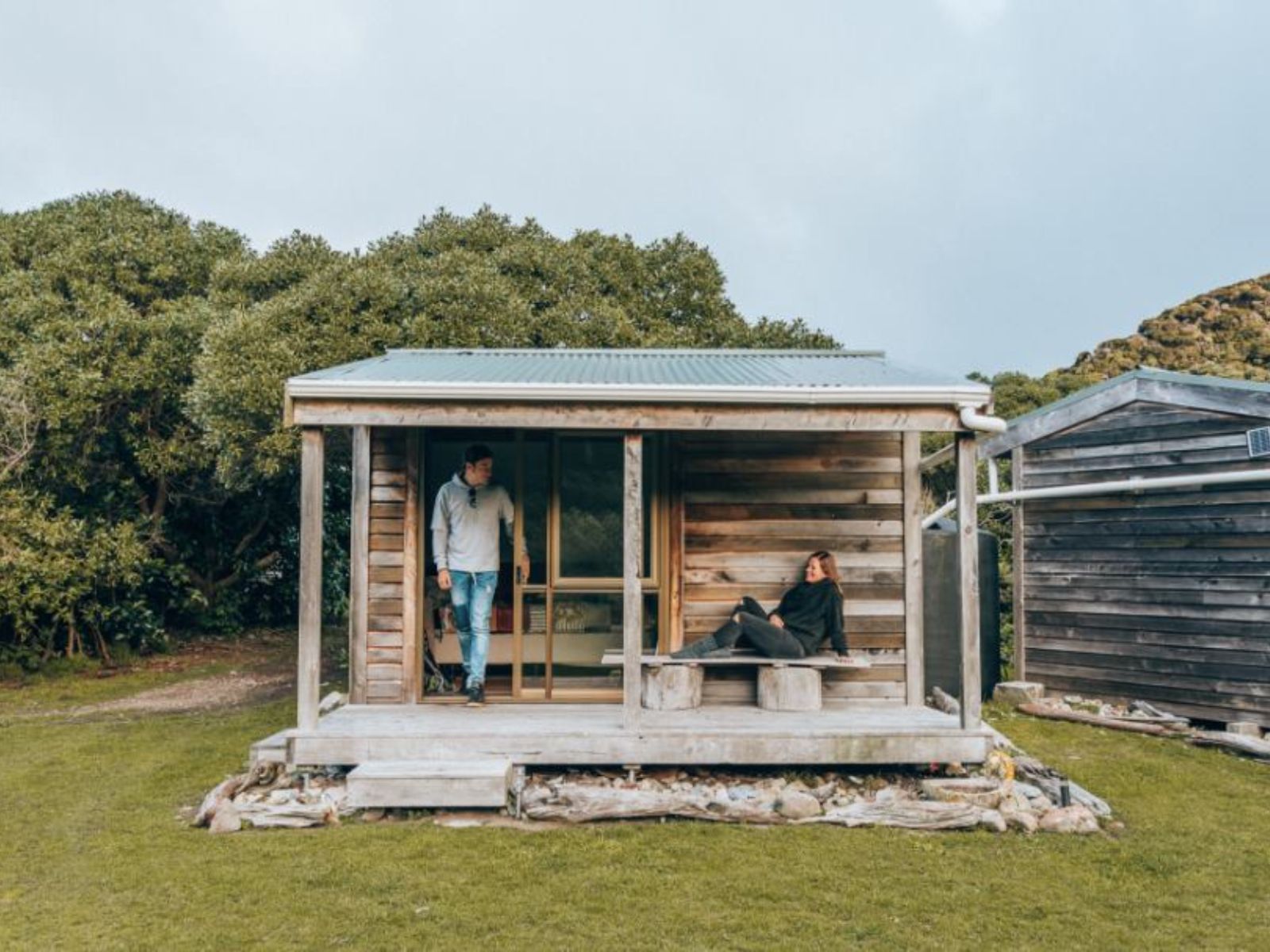 Rondreis Nieuw Zeeland, Kapiti Island, Kapiti Island Nature Lodge, Cabin Accomodatie Close Up