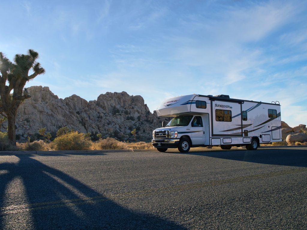 Rondreis Amerika, Camper reis, Road Bear camper geparkeerd