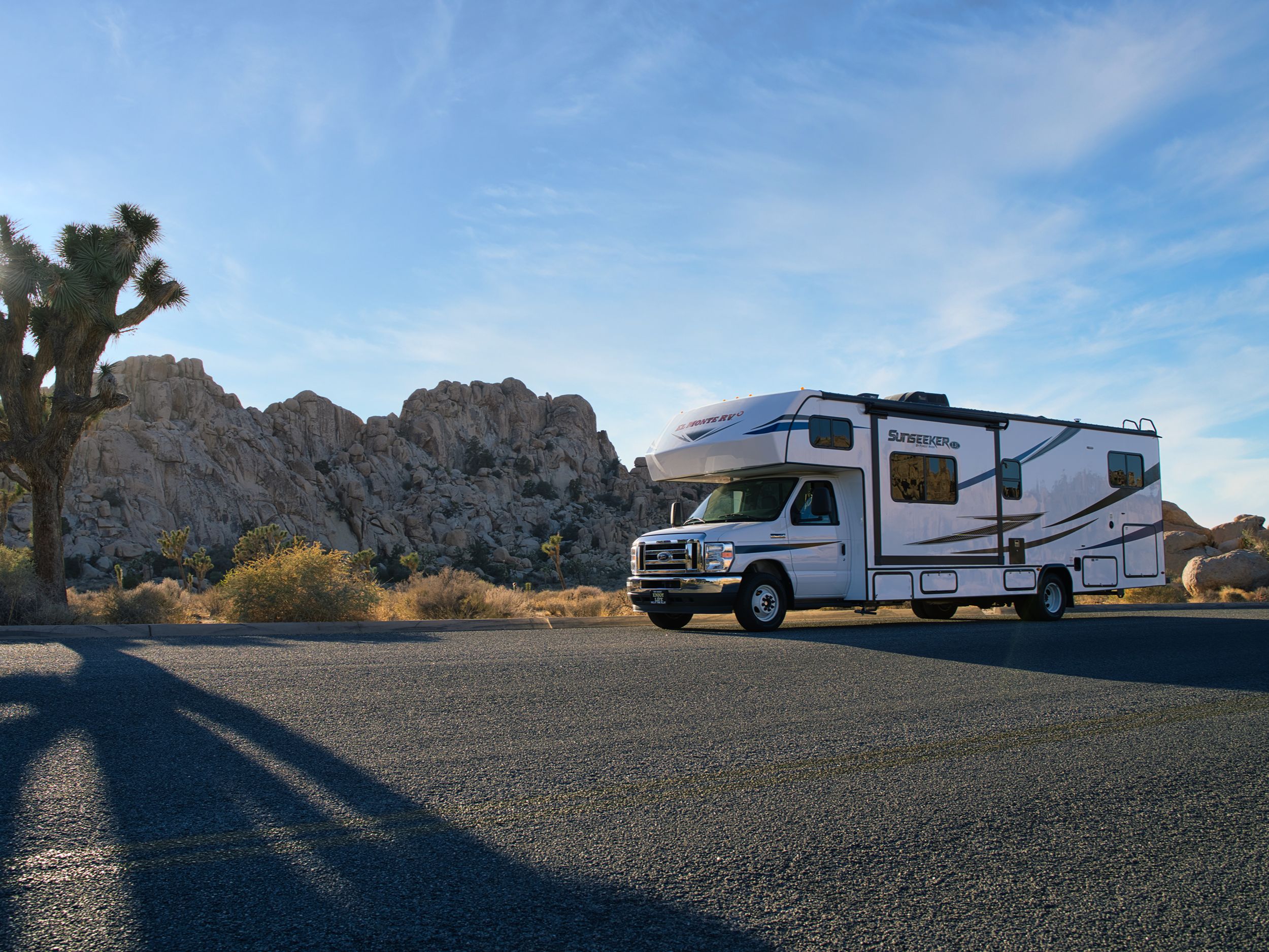 Rondreis Amerika, Camper reis, Road Bear camper geparkeerd