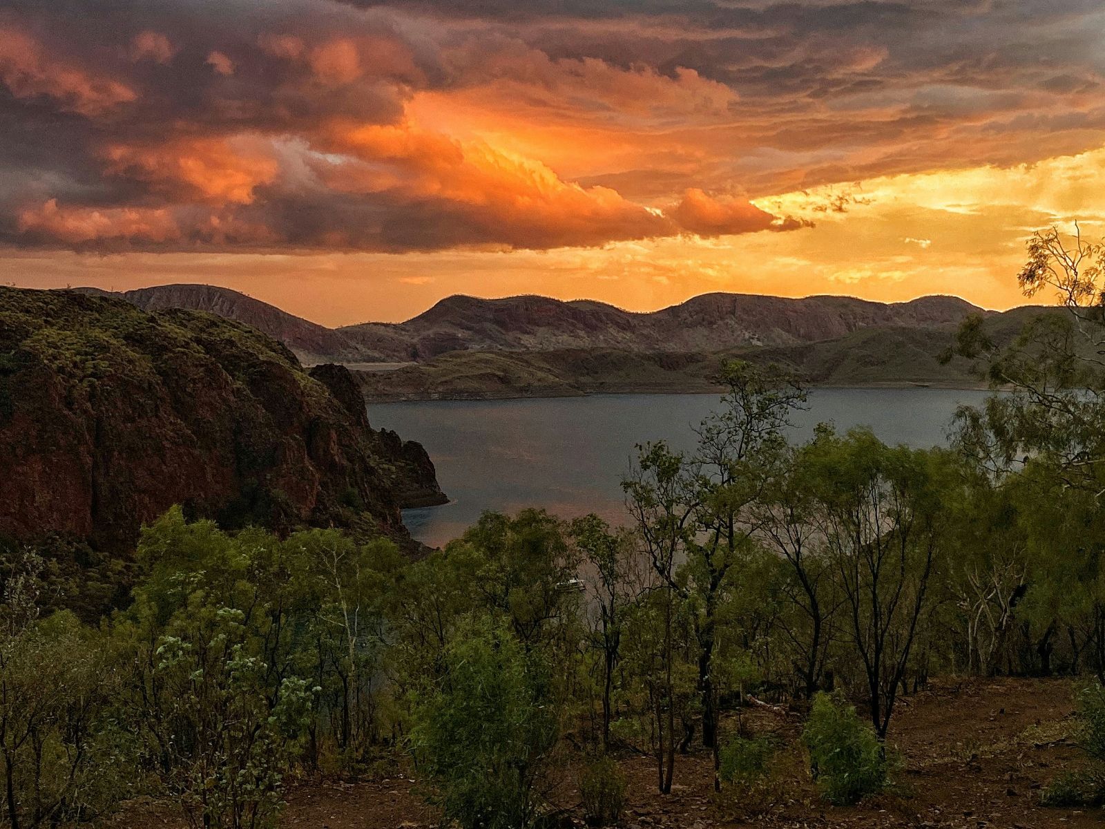 Rondreis Australië, Lake Argyle, Zonsondergang Na Storm